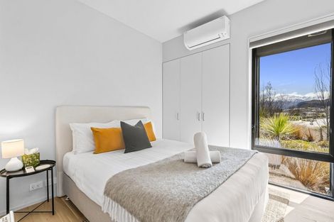 Photo of property in 15 Kereru Crescent, Wanaka, 9305