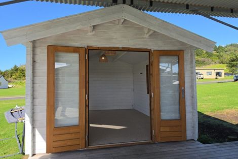 Photo of property in 1 Dawson Place, Cooks Beach, 3591