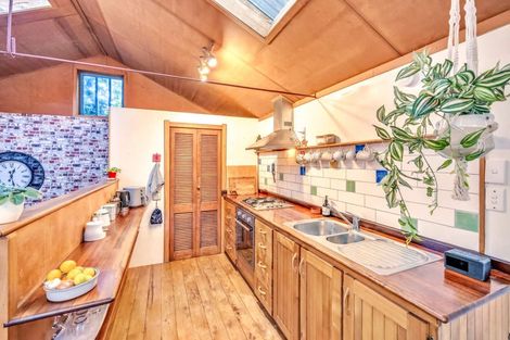 Photo of property in 32b Main Street, Hospital Hill, Napier, 4110