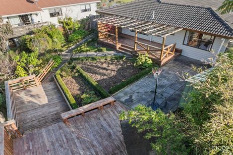 Photo of property in 17 King Charles Drive, Kingsley Heights, Upper Hutt, 5018