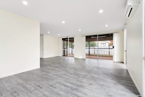 Photo of property in 8 Cameron Place, Ranui, Auckland, 0612