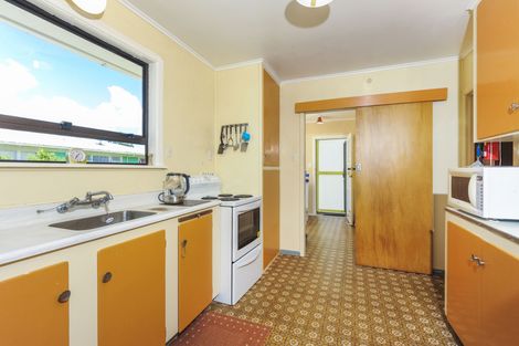 Photo of property in 24 Montmere Avenue, Te Atatu Peninsula, Auckland, 0610