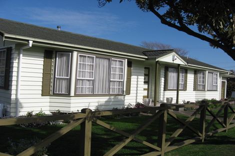 Photo of property in 102 Waiwhetu Road, Waterloo, Lower Hutt, 5011