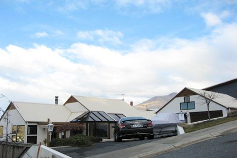 Photo of property in 4 Peregrine Place, Queenstown, 9300