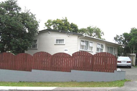 Photo of property in 222 Sunnynook Road, Totara Vale, Auckland, 0627