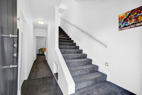 Photo of property in 82 Awanui Street, Merrilands, New Plymouth, 4312