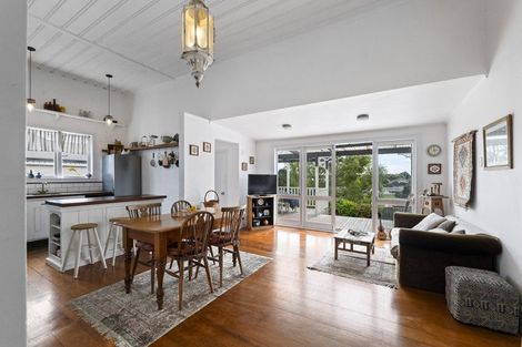 Photo of property in 132 Tukapa Street, Westown, New Plymouth, 4310