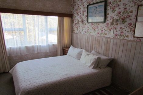 Photo of property in 41 Seaview Road, Glenfield, Auckland, 0629