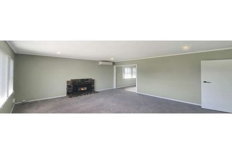 Photo of property in 24 Stokes Avenue, Te Atatu Peninsula, Auckland, 0610
