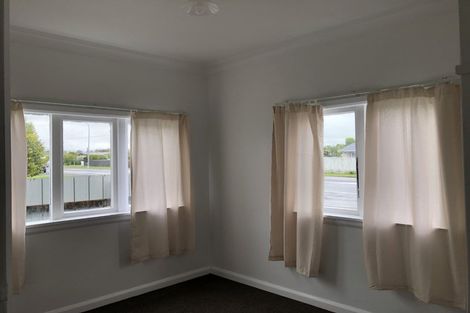 Photo of property in 106 Bartholomew Road, Levin, 5510