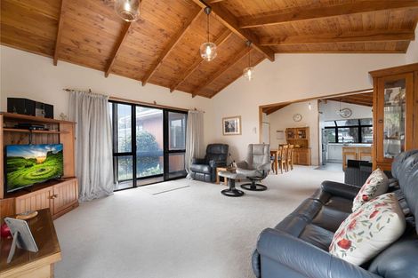Photo of property in 1/24 Blacklock Avenue, Henderson, Auckland, 0612