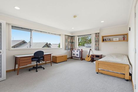 Photo of property in 25 Barraud Place, Pukehangi, Rotorua, 3015