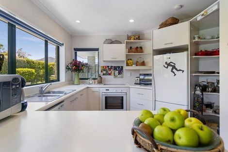Photo of property in 30 Fairview Terrace, Waipahihi, Taupo, 3330