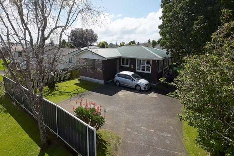 Photo of property in 5 Montmere Avenue, Te Atatu Peninsula, Auckland, 0610