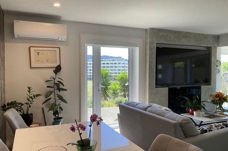 Photo of property in 2u1 Hood Street, Mount Victoria, Wellington, 6011