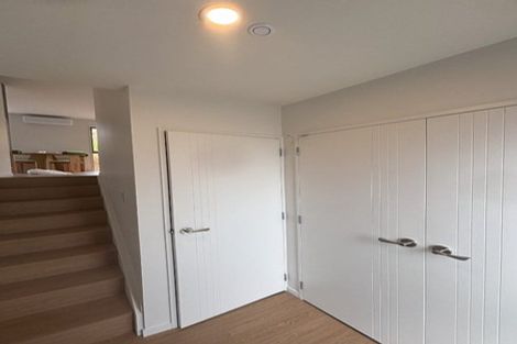 Photo of property in 49e Oaktree Avenue, Browns Bay, Auckland, 0630