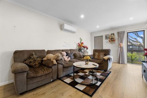 Photo of property in 2/7 Rutherford Street, Chedworth, Hamilton, 3210