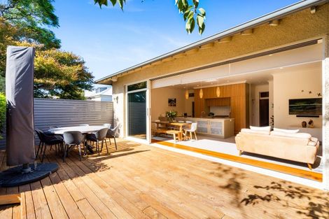 Photo of property in 13 Nelson Crescent, Napier South, Napier, 4110