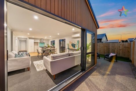 Photo of property in 8 Rotoiti Place, Paraparaumu, 5032