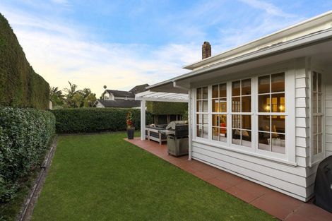 Photo of property in 28 Jubilee Avenue, Devonport, Auckland, 0624