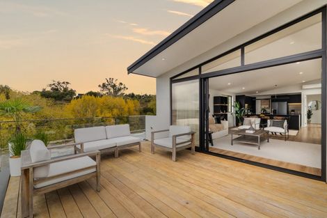 Photo of property in 87 Oak Road, Poraiti, Napier, 4112