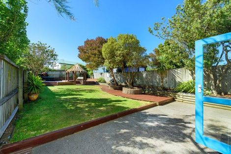 Photo of property in 16 Tovey Street, New Brighton, Christchurch, 8061