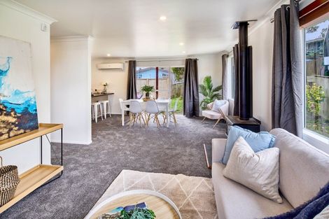 Photo of property in 7 Edelweiss Grove, Timberlea, Upper Hutt, 5018