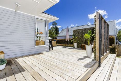 Photo of property in 16 Tapu Road, Huapai, Kumeu, 0810
