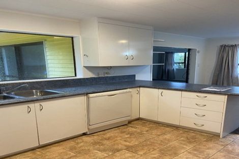 Photo of property in 19 Ladbrooke Drive, Newlands, Wellington, 6037