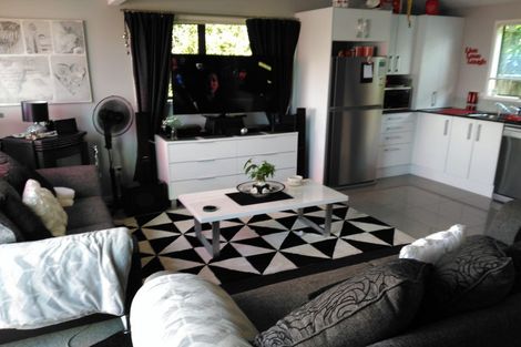 Photo of property in 145 Wiseley Road, West Harbour, Auckland, 0618
