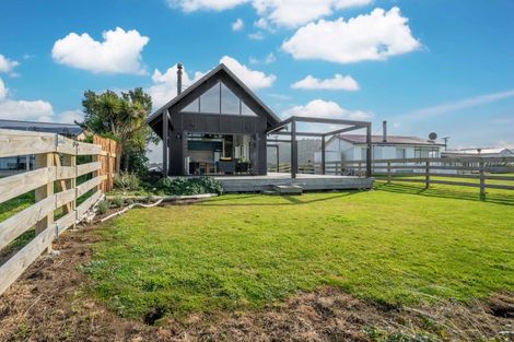 Photo of property in 497 Waikawa-curio Bay Road, Curio Bay, Tokanui, 9884