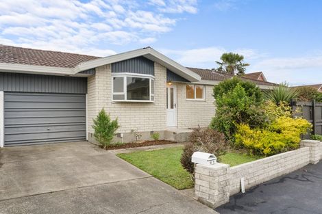 Photo of property in 1/18 Sawtell Place, Northcote, Christchurch, 8052