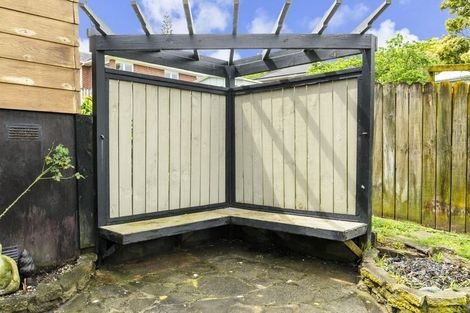 Photo of property in 2/66 Birkdale Road, Birkdale, Auckland, 0626