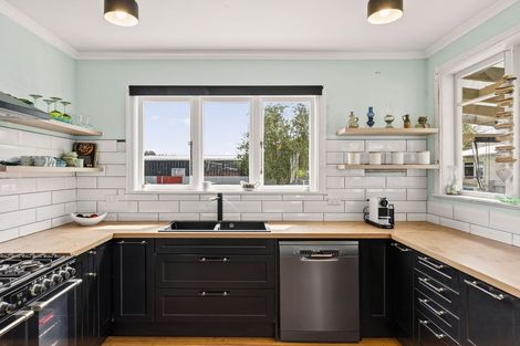 Photo of property in 1 Montrose Street, Kaiti, Gisborne, 4010