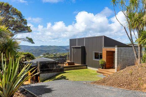Photo of property in 23 Log Race Road, Piha, 0772