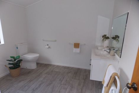 Photo of property in 16 Willowstream Grove, Cloverlea, Palmerston North, 4412