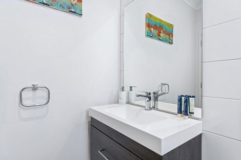 Photo of property in 91 Karepiro Drive, Stanmore Bay, Whangaparaoa, 0932