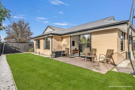 Photo of property in 2/49 Shannon Place, Belfast, Christchurch, 8051