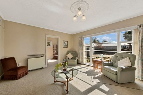 Photo of property in 25 Derrett Place, Saint Martins, Christchurch, 8022