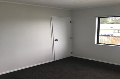Photo of property in 1 Lowell Place, Massey, Auckland, 0614