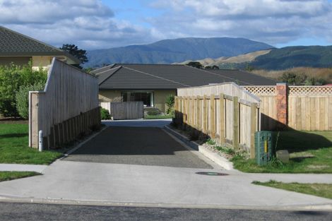 Photo of property in 15 Leanne Way, Waikanae Beach, Waikanae, 5036