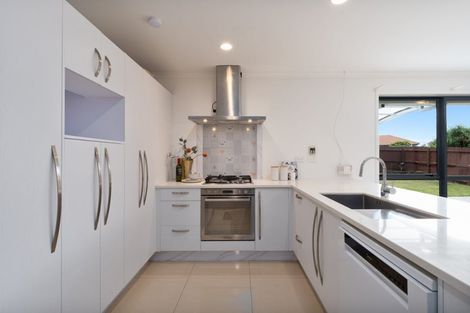 Photo of property in 4 Shiraz Place, Henderson, Auckland, 0612