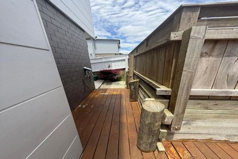Photo of property in 9b Poruru Close, Papakura, 2110