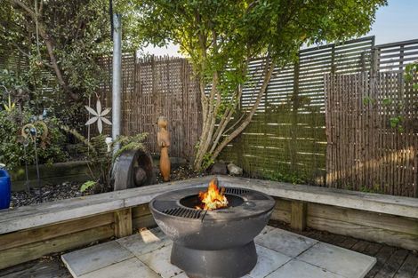 Photo of property in 11a Kinder Street, Acacia Bay, Taupo, 3330