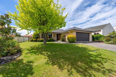 Photo of property in 8 Arataki Road, Havelock North, 4130