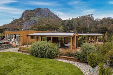Photo of property in 46 Tui Drive, Mount Creighton, Queenstown, 9371
