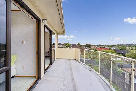 Photo of property in 75 Dalwhinnie Parade, Highland Park, Auckland, 2010