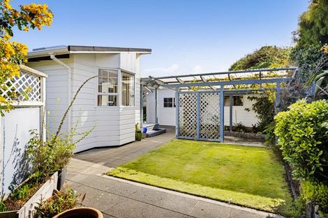 Photo of property in 8a Grant Vc Street, Hawera, 4610