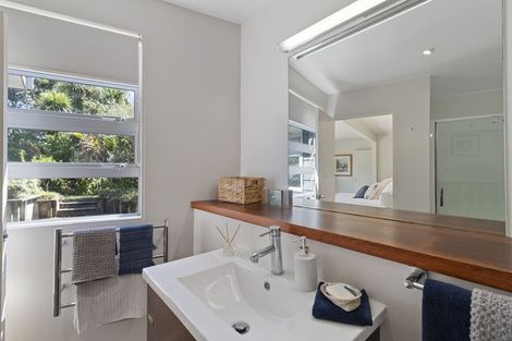 Photo of property in 20a Mount Avenue, Pauanui, Hikuai, 3579