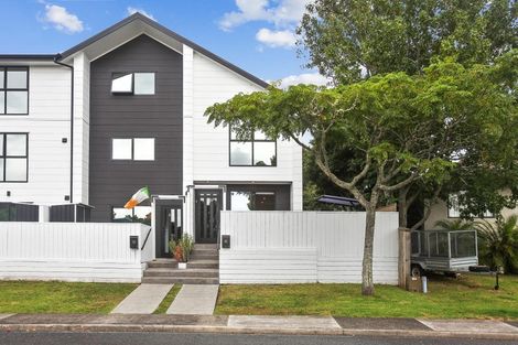 Photo of property in 6/2 Jadewynn Drive, Massey, Auckland, 0614